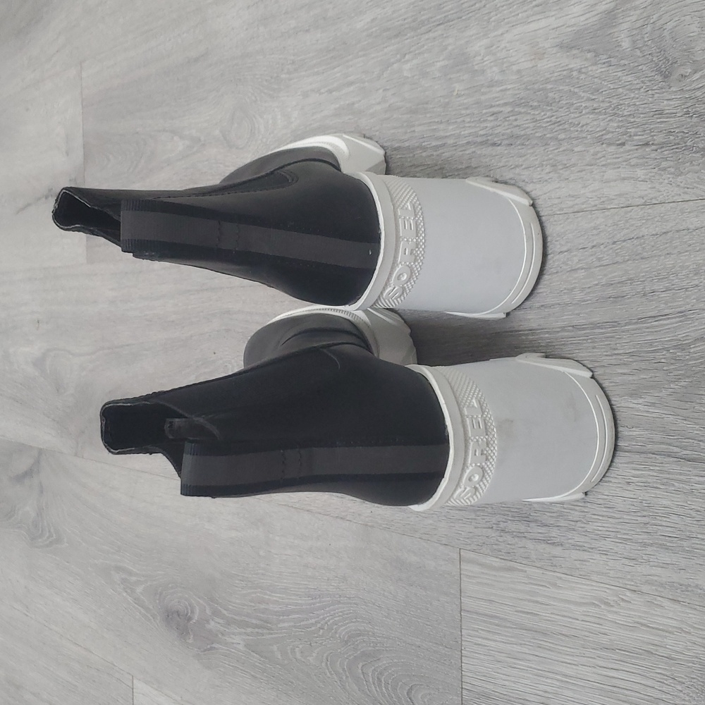 Sorel Chelsea Brex Black and White Heeled Boots Size 7 New Without Tags - Picture 3 of 6